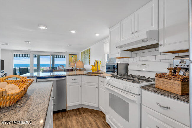 157 Beach Front - Photo 21