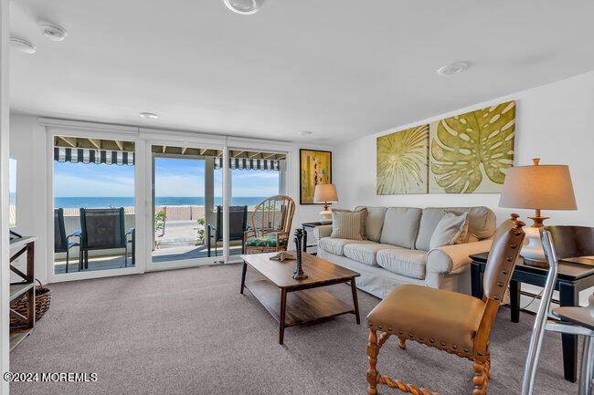 157 Beach Front - Photo 14