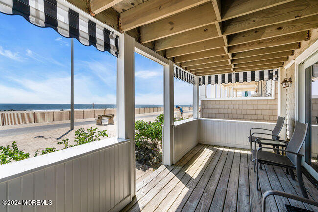 157 Beach Front - Photo 2