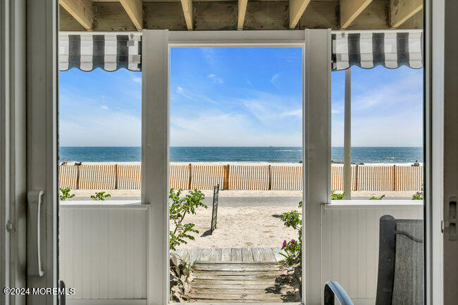 157 Beach Front - Photo 6