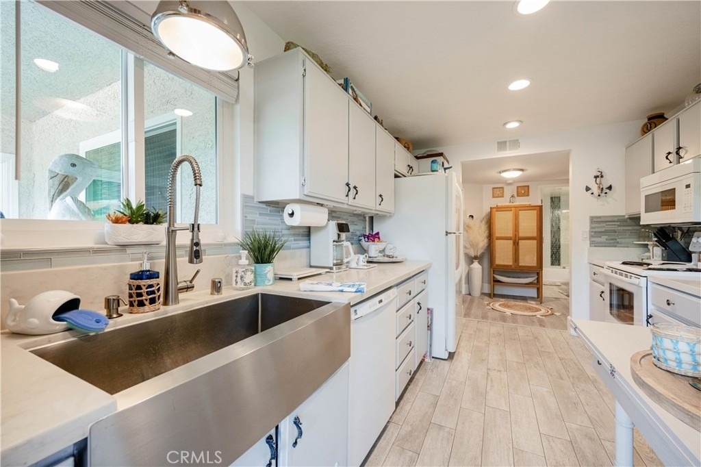 68 Corniche Drive - Photo 15