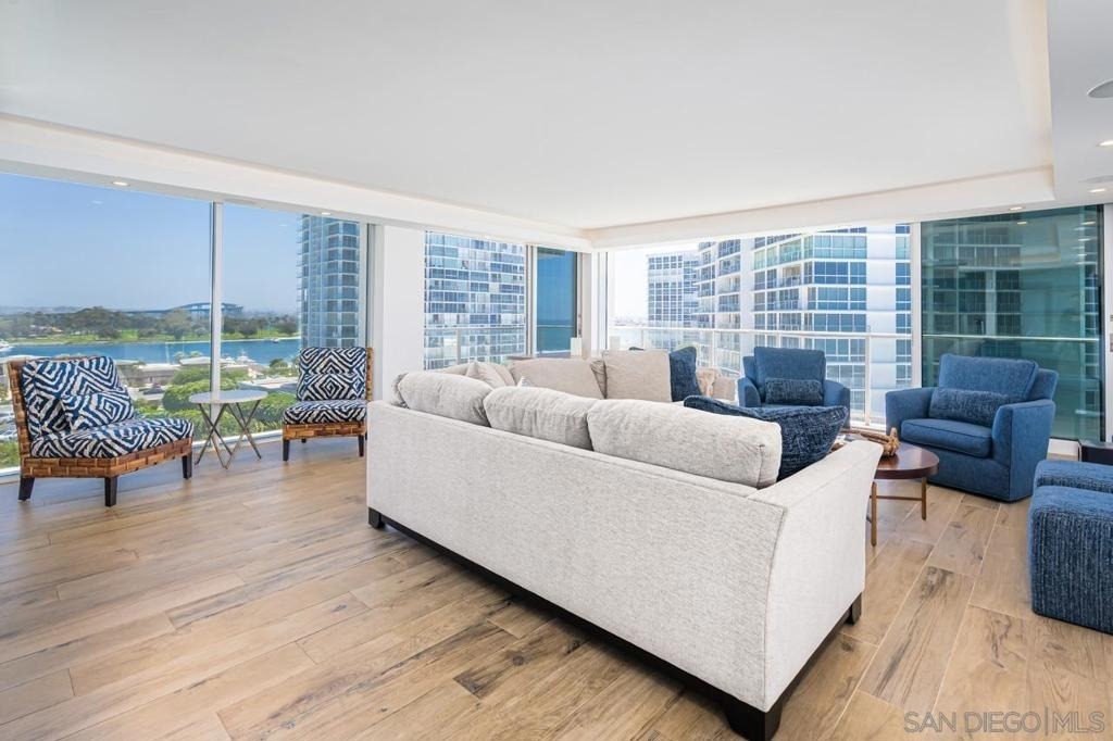 1760 Avenida Del Mundo - Photo 2
