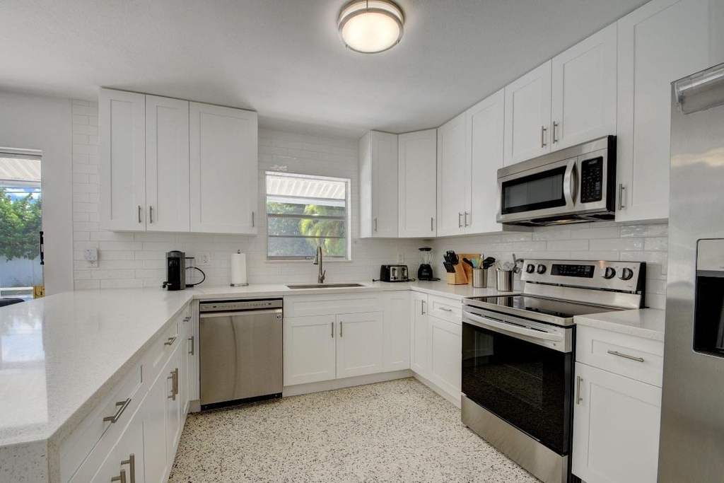 1171 Bimini Lane - Photo 17