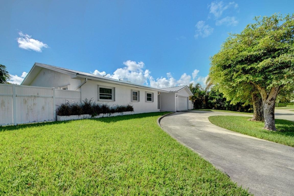 1171 Bimini Lane - Photo 33