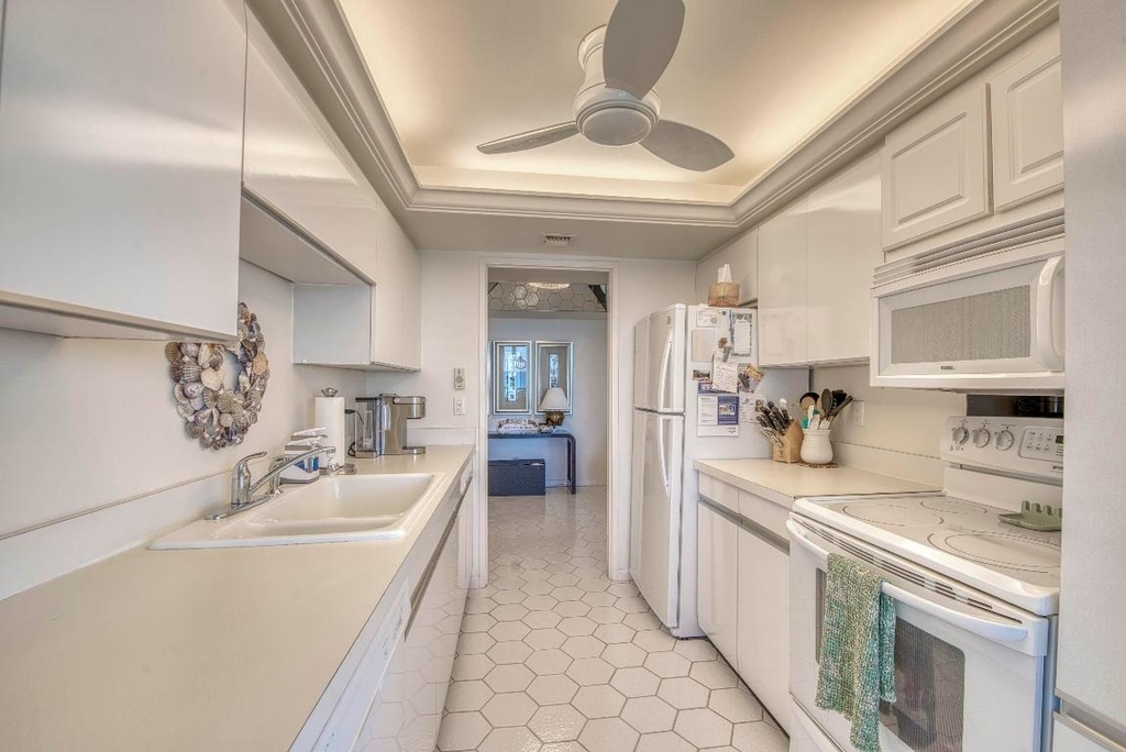 5540 N Ocean Drive - Photo 16