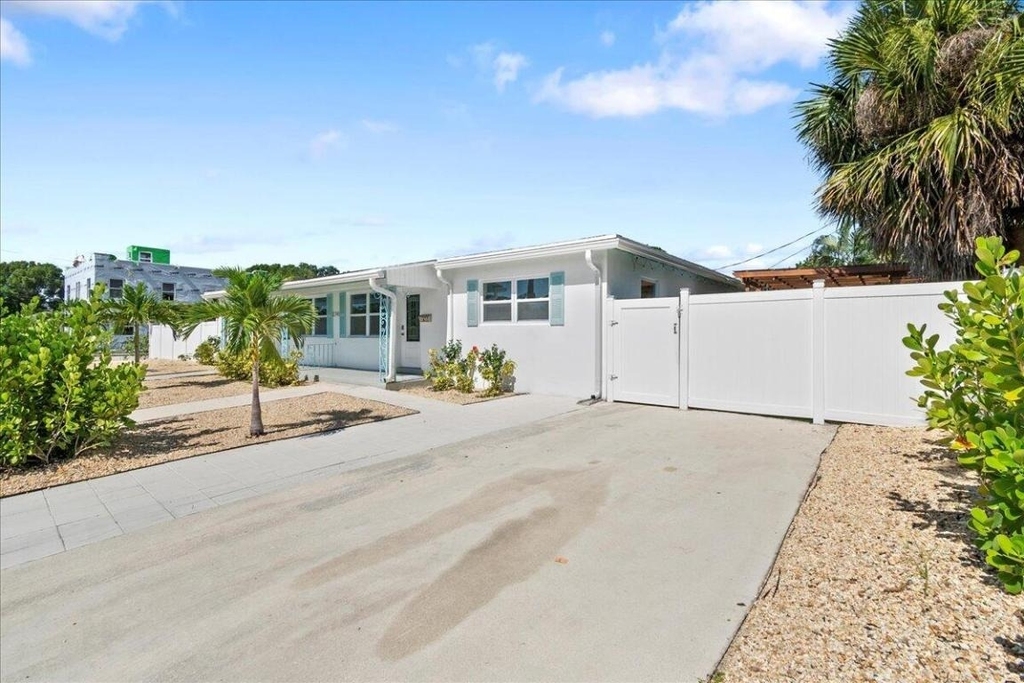 2741 Parker Avenue - Photo 3