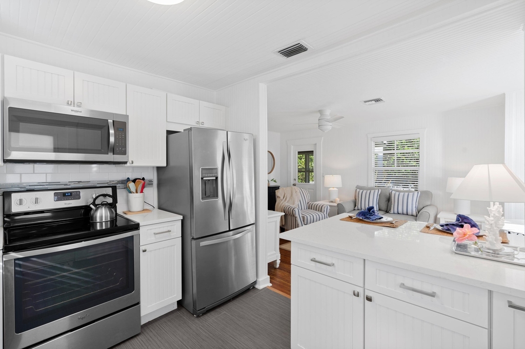 118 Se 7th Avenue - Photo 3