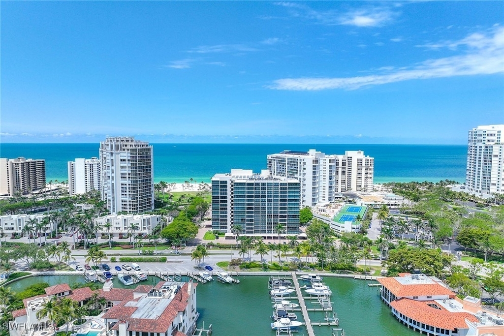 4031 Gulf Shore Boulevard N - Photo 2