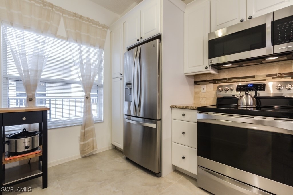 1044 Woodshire Lane - Photo 2