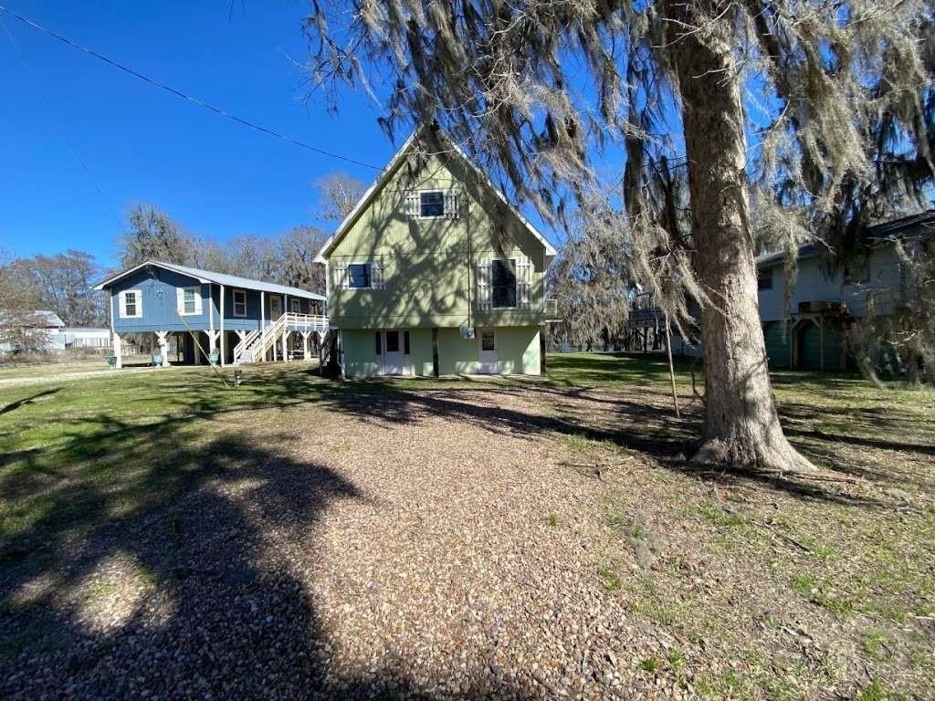201 Ferguson Drive - Photo 3
