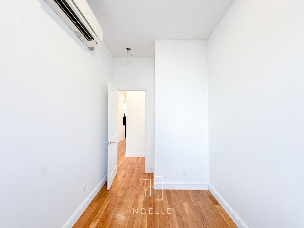 295 Wyckoff Avenue - Photo 6