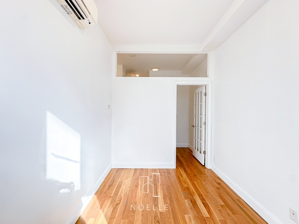 295 Wyckoff Avenue - Photo 3