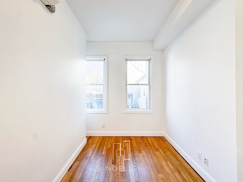 295 Wyckoff Avenue - Photo 8