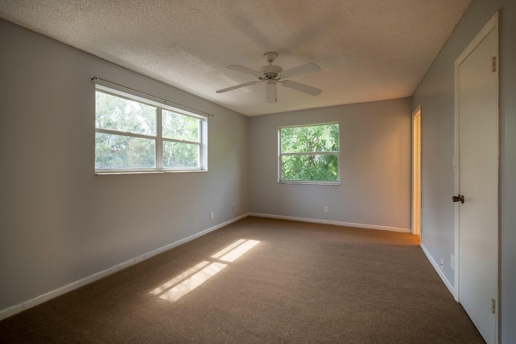 5951 Ne 14th Lane - Photo 18
