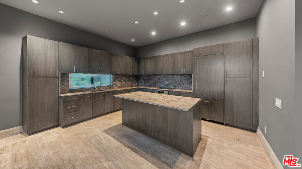 1600 Viewmont Drive - Photo 7