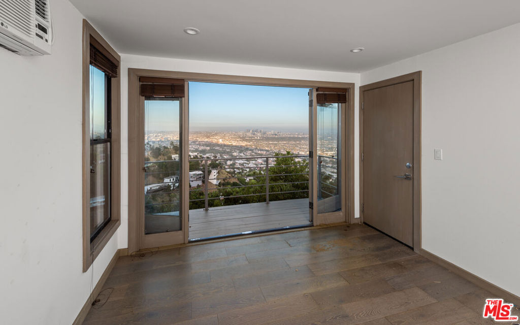 1600 Viewmont Drive - Photo 12