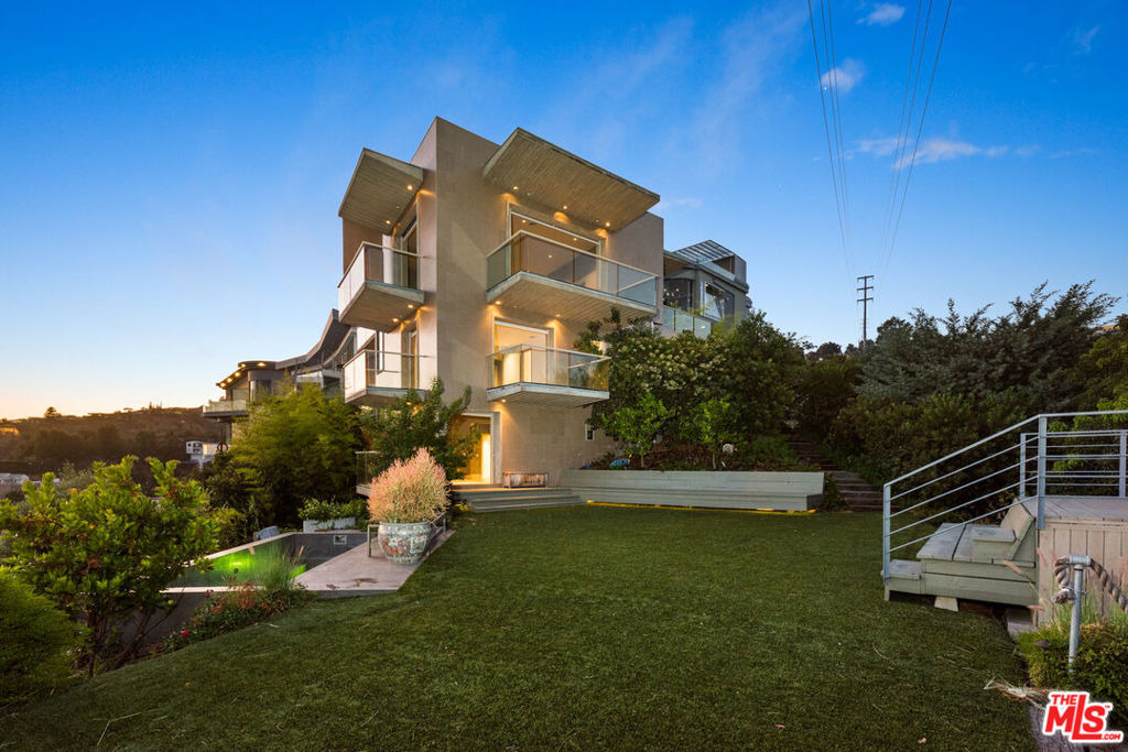 1600 Viewmont Drive - Photo 1