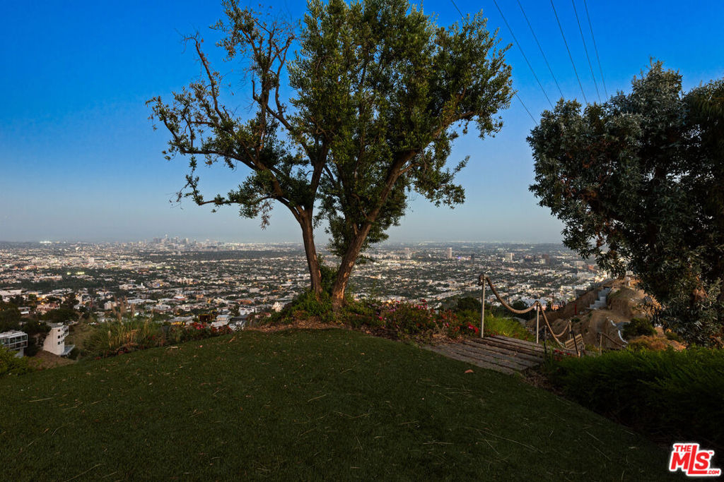 1600 Viewmont Drive - Photo 19