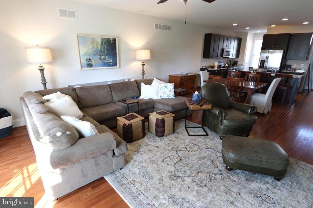 18834 Bethpage Drive - Photo 2