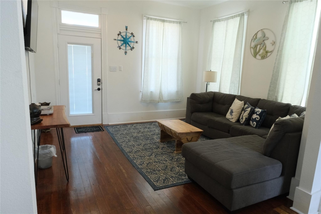 2310 33rd Street - Photo 5