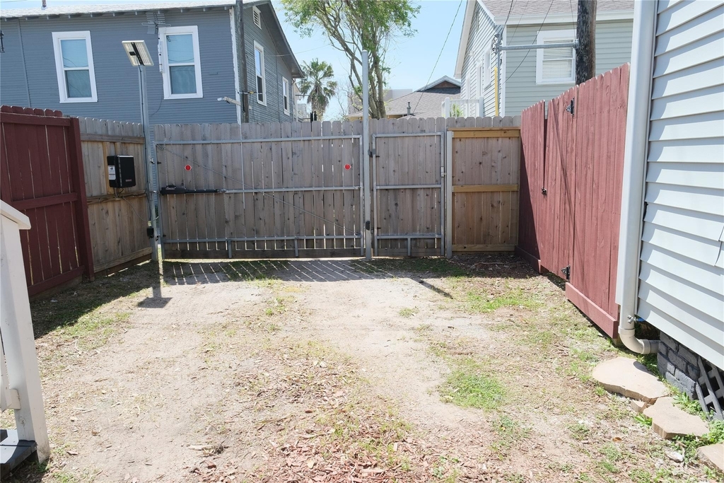 2310 33rd Street - Photo 11