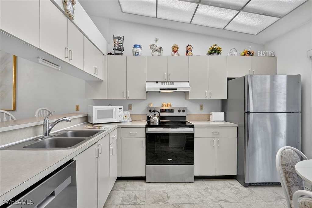 4210 Looking Glass Lane - Photo 10