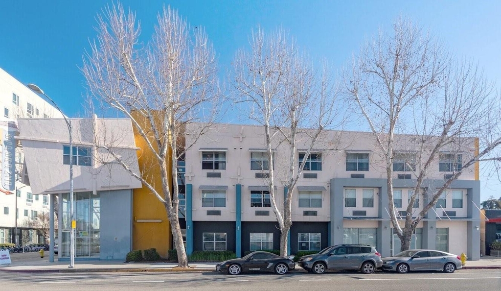 598 Columbia Ave - Photo 3
