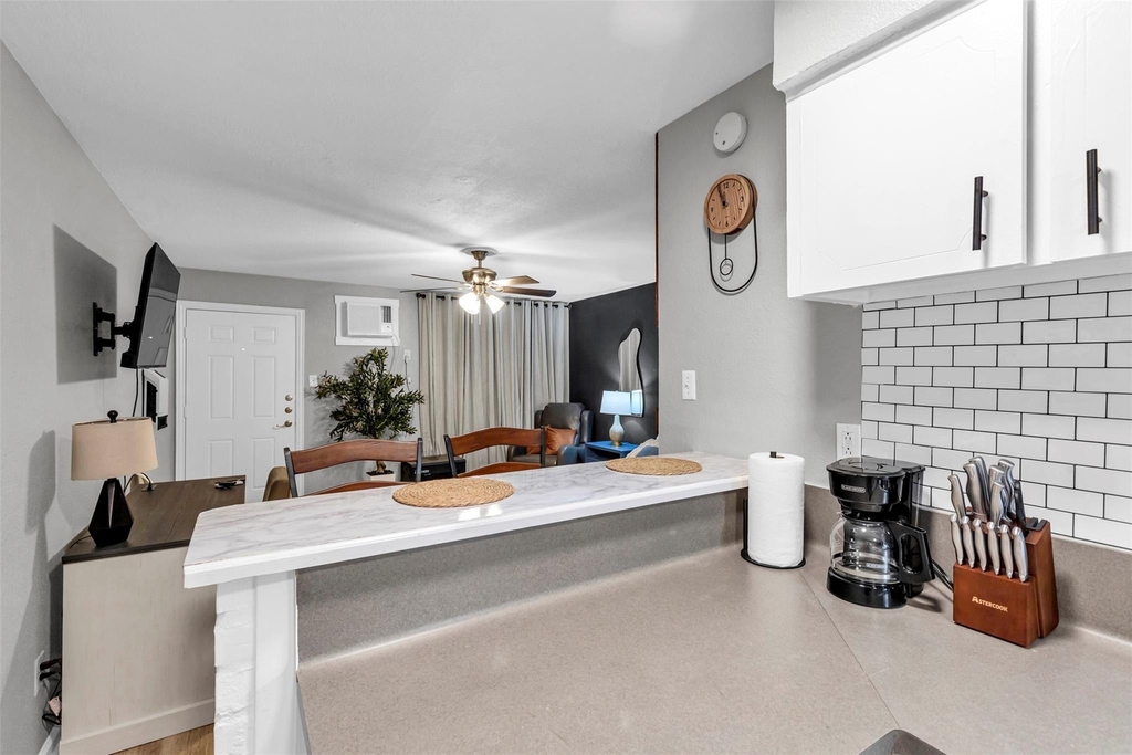 1840 Richmond Avenue - Photo 9