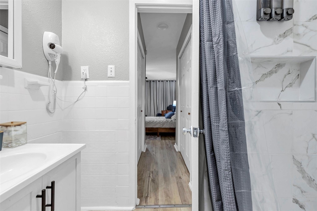 1840 Richmond Avenue - Photo 15