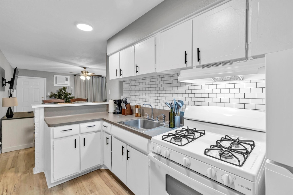 1840 Richmond Avenue - Photo 7