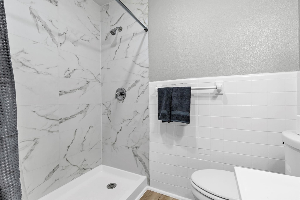 1840 Richmond Avenue - Photo 16