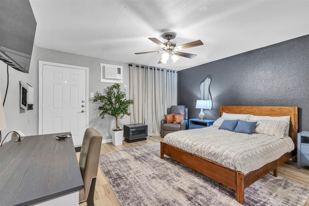 1840 Richmond Avenue - Photo 3