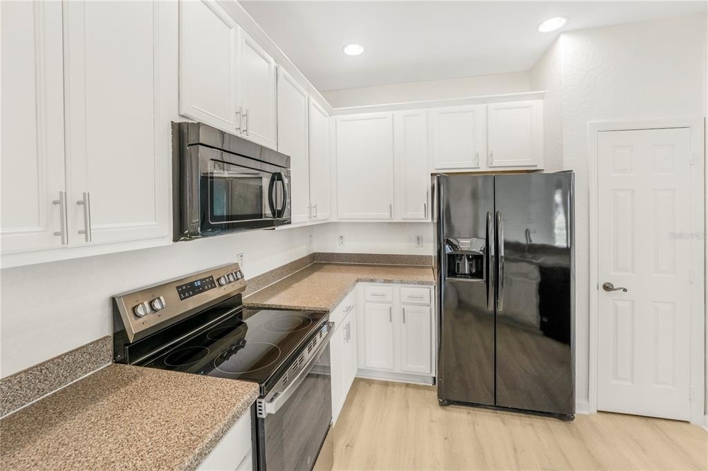 3351 Whitestone Circle - Photo 2
