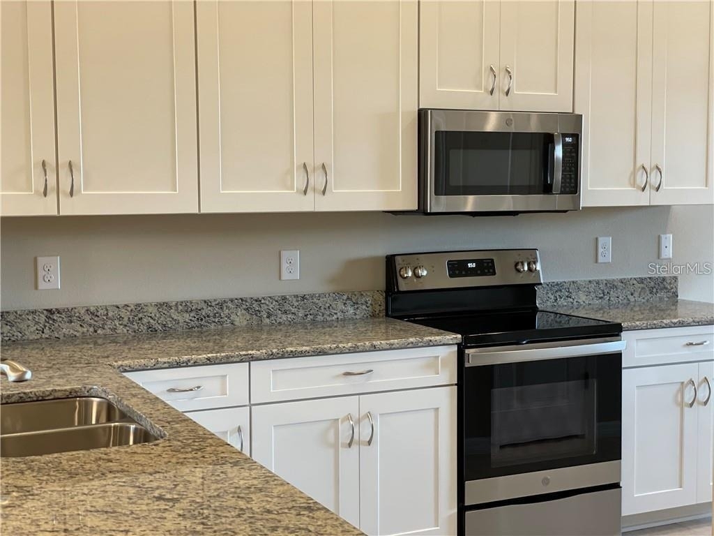13823 Messina Loop - Photo 4