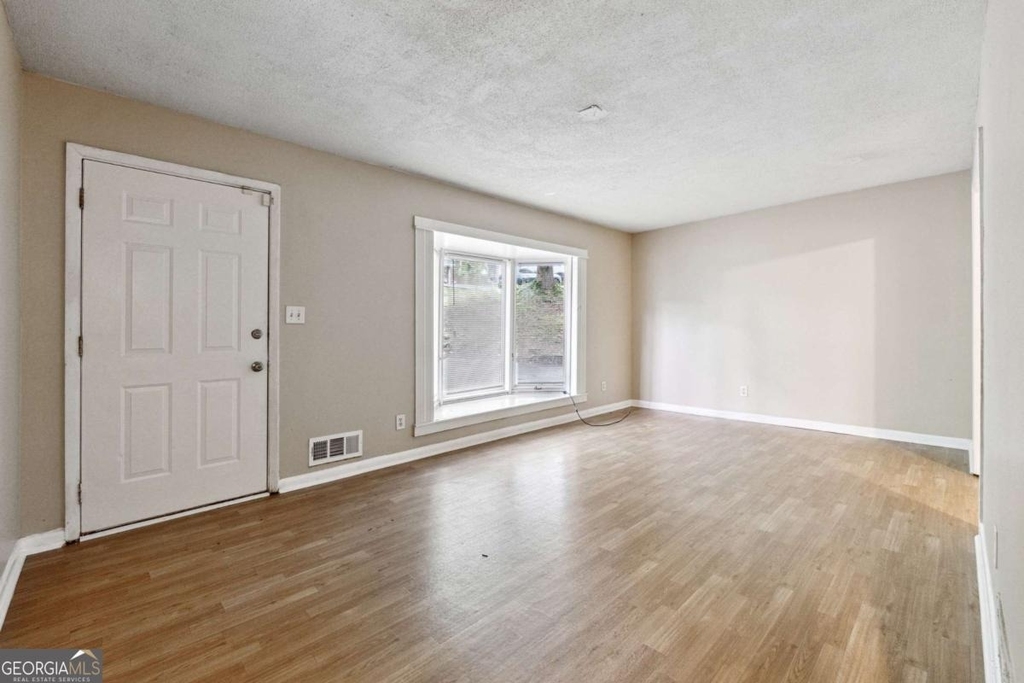 5786 Deerfield Trail - Photo 4
