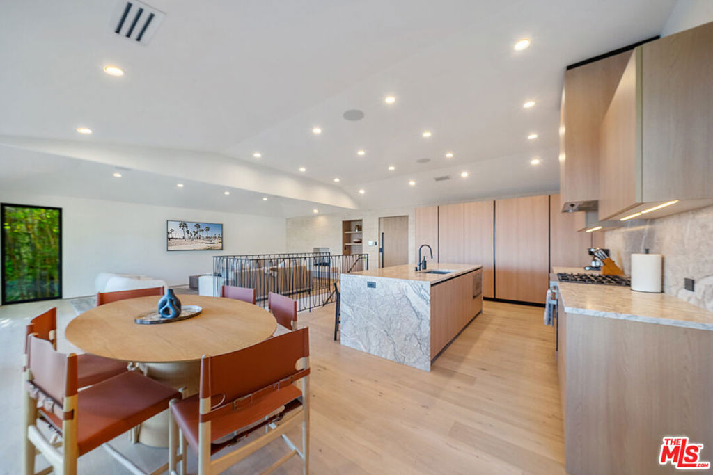 8800 Hollywood Boulevard - Photo 20