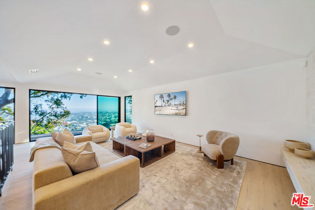 8800 Hollywood Boulevard - Photo 28