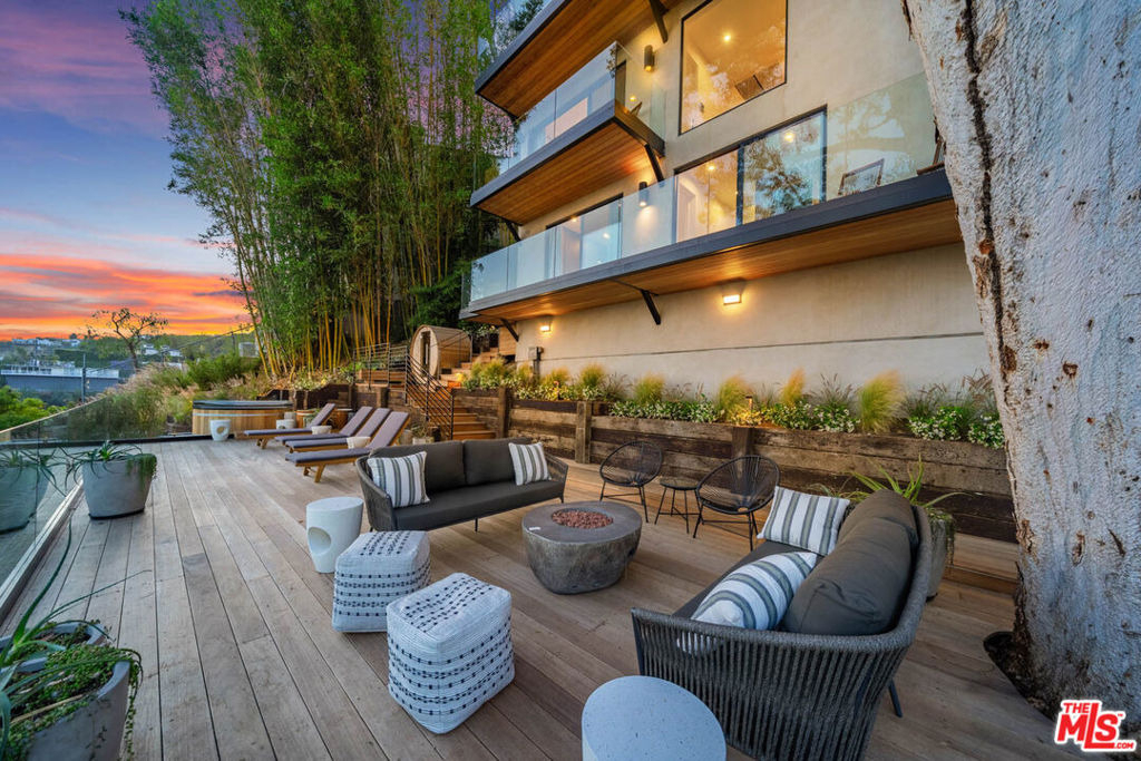 8800 Hollywood Boulevard - Photo 3