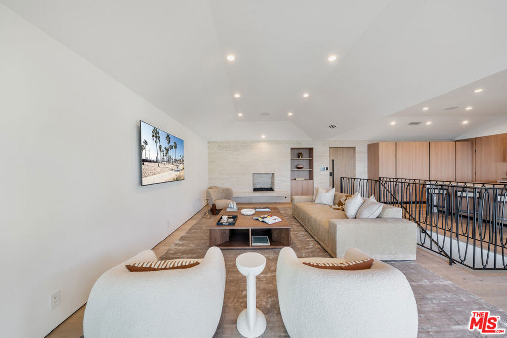 8800 Hollywood Boulevard - Photo 26