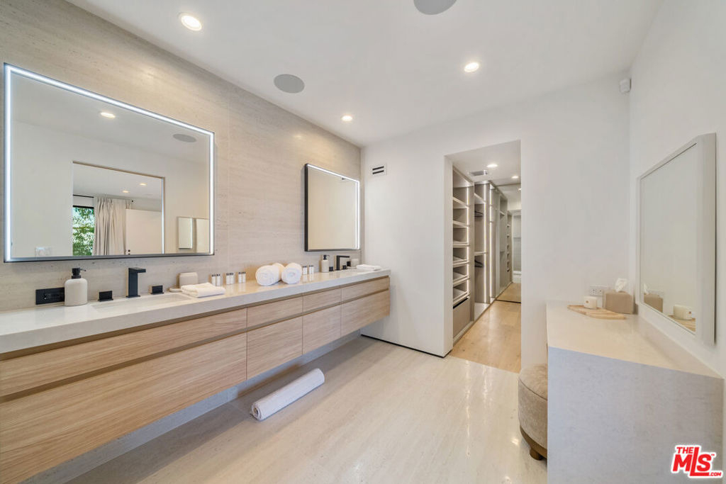 8800 Hollywood Boulevard - Photo 39
