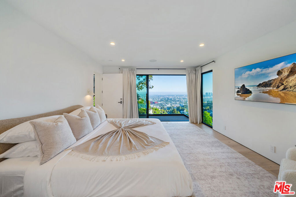8800 Hollywood Boulevard - Photo 37