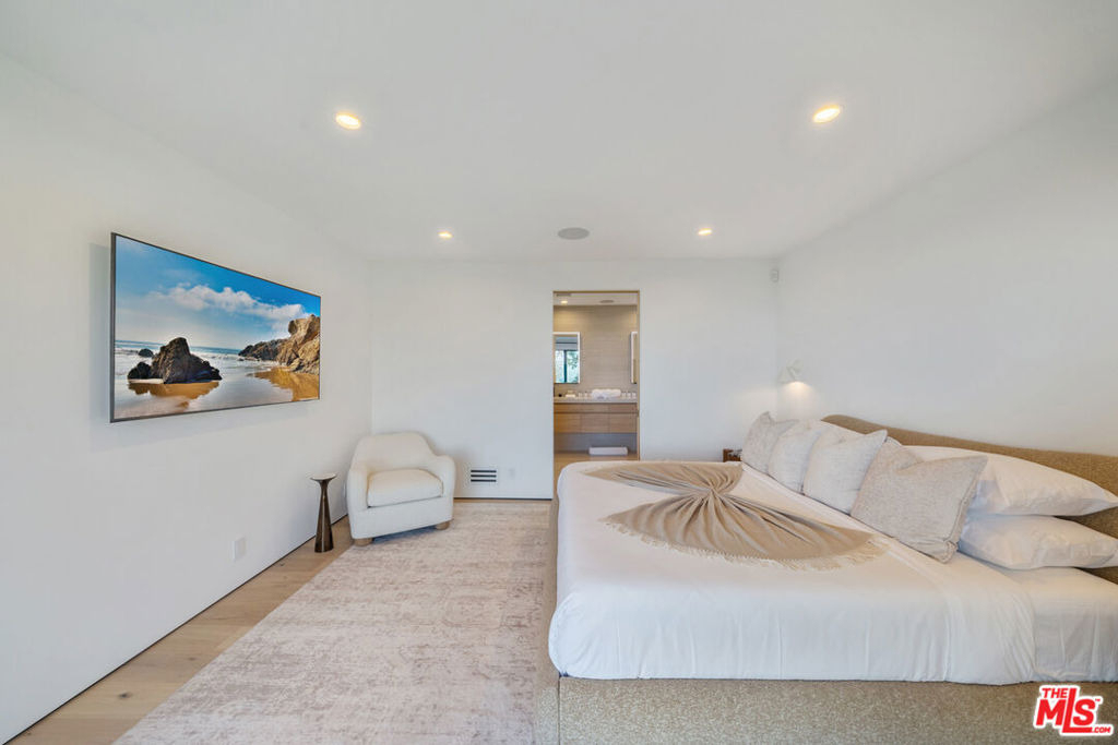 8800 Hollywood Boulevard - Photo 35