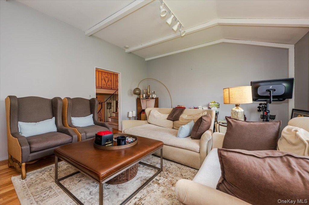 77 Tioga Avenue - Photo 4