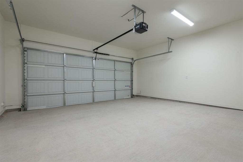 2129 Yellow Warbler Dr - Photo 4