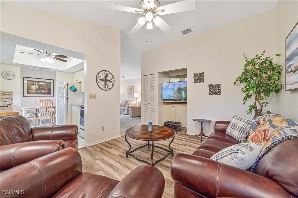 8366 Charter Club Circle - Photo 9