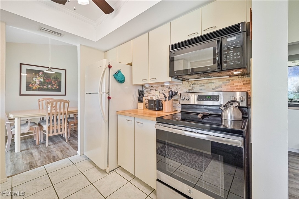 8366 Charter Club Circle - Photo 5