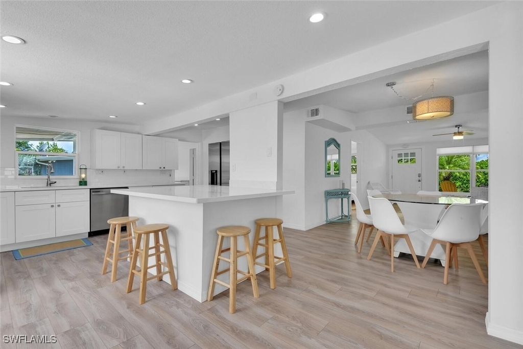 2048 Holiday Lane - Photo 7