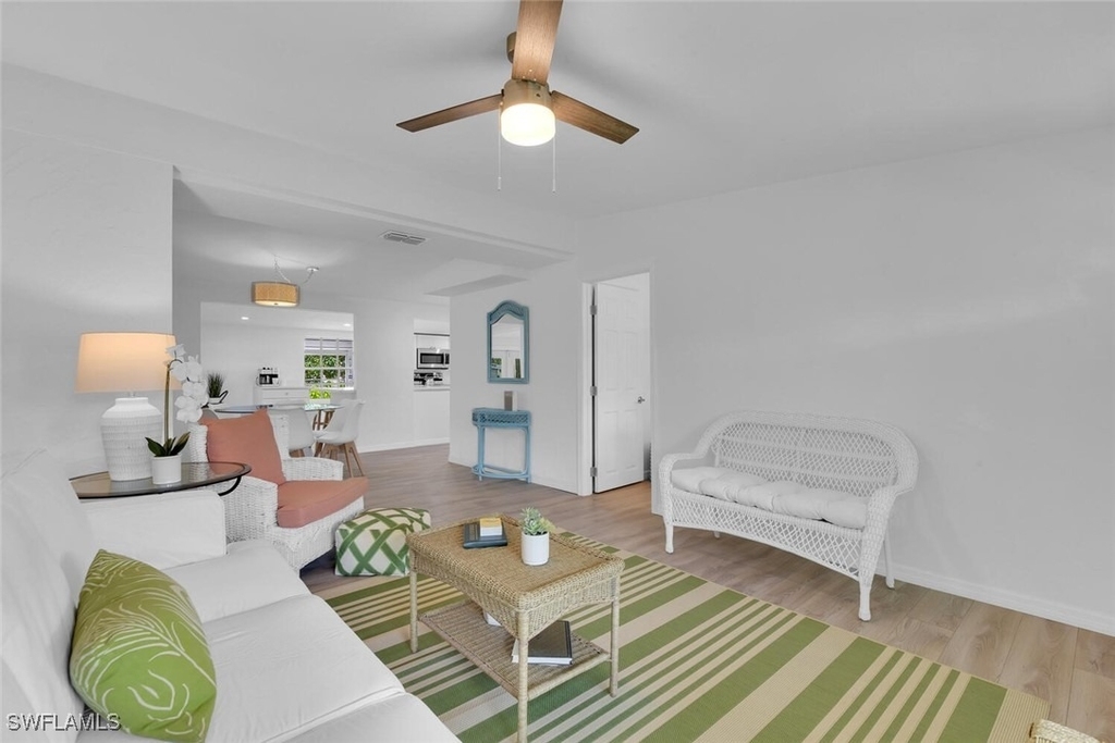 2048 Holiday Lane - Photo 3