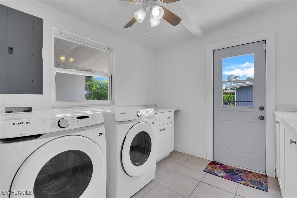 2048 Holiday Lane - Photo 23