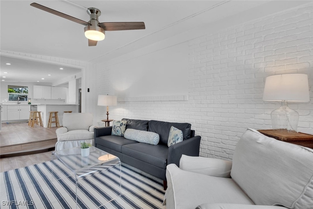 2048 Holiday Lane - Photo 11